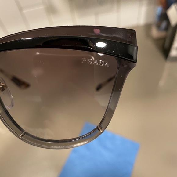 PRADA designer sunglasses - Picture 3 of 9